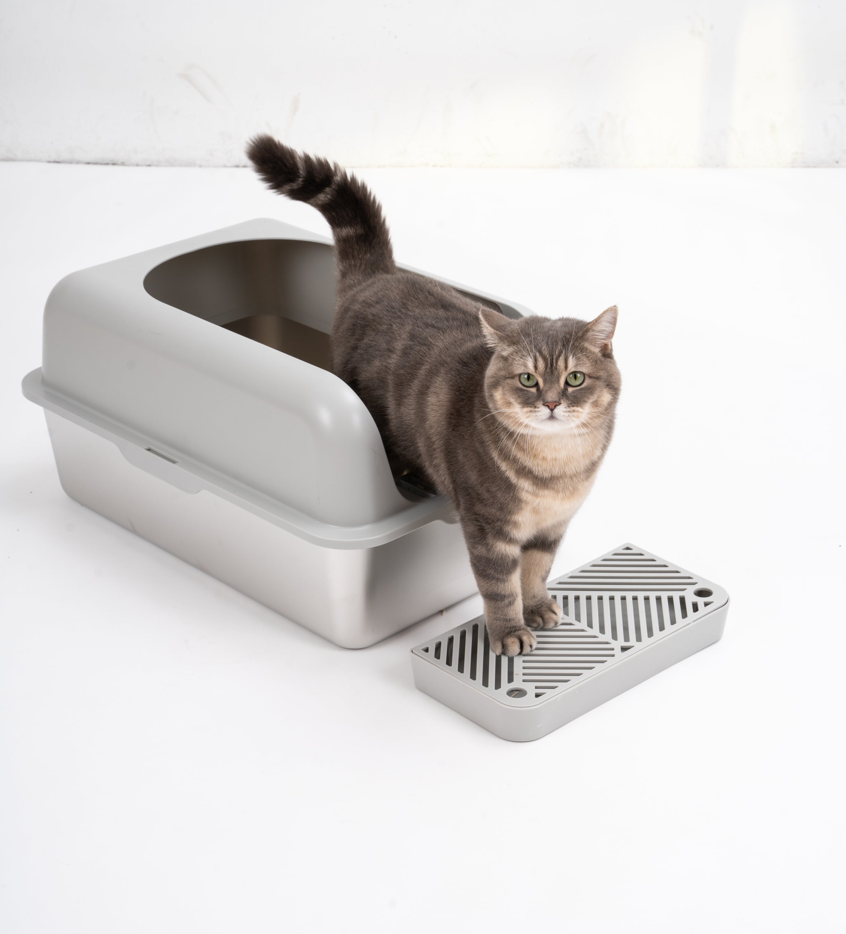 Enclosed Stainless Steel Cat Litter Box with Lid Extra Large, Litter Box for Big Cats XL Metal Litter Pan Tray with High Wall Sides Enclosure, Non-Sticky, Anti-Leakage, Easy Cleaning